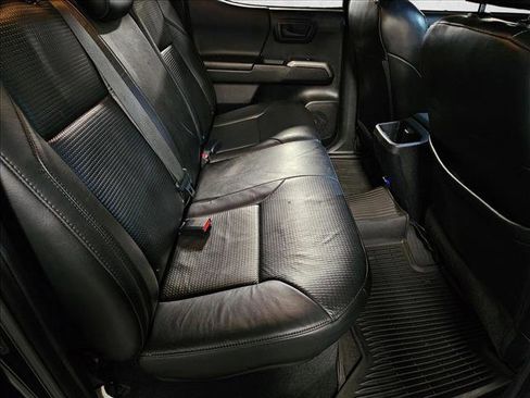 Used 2020 Toyota Tacoma Limited image 19