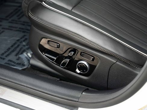 Used 2021 Genesis G90 3.3T Premium AWD/4WD image 21