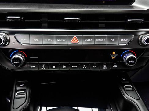 Used 2025 Kia Telluride S FWD image 25