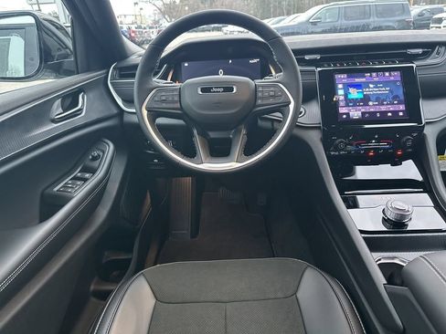 New 2025 Jeep Grand Cherokee Altitude AWD/4WD image 15