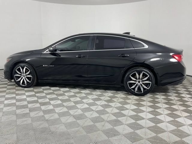 Used 2017 Chevrolet Malibu LT w/ Leather Package FWD image 3