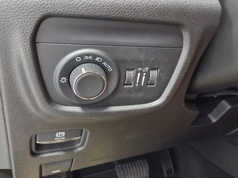 Used 2025 Jeep Grand Cherokee Altitude AWD/4WD image 28