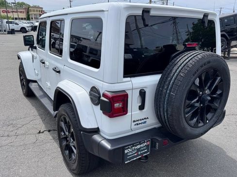 Certified 2025 Jeep Wrangler Unlimited Sahara AWD/4WD image 5