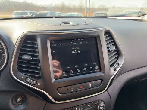 Used 2021 Jeep Cherokee Latitude Lux w/ Comfort/Convenience Group image 13