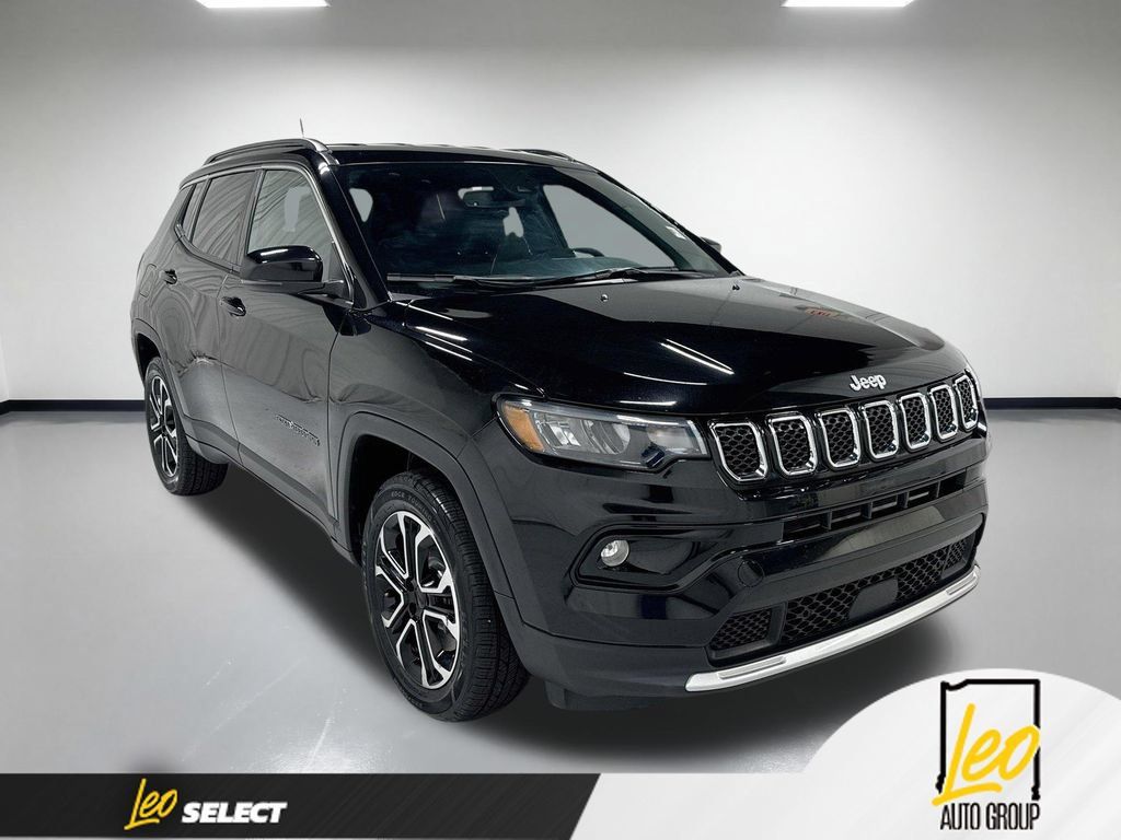 Used 2023 Jeep Compass Limited AWD/4WD image 5