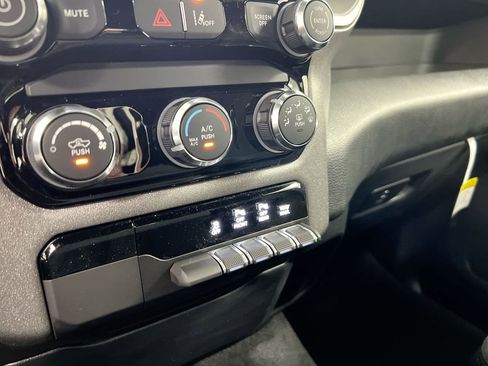 New 2026 RAM 1500 Express AWD/4WD image 16