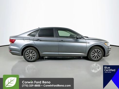 Used 2019 Volkswagen Jetta SEL w/ Cold Weather Package FWD image 11