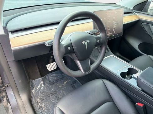 Used 2023 Tesla Model Y Performance AWD/4WD image 21
