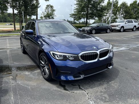 Used 2020 BMW 330i Sedan w/ Driving Assistance Package RWD image 3