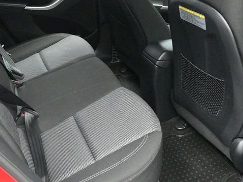 Used 2016 Hyundai Elantra GT FWD image 9