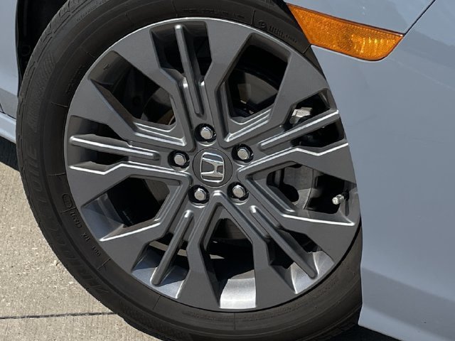 Certified 2026 Honda Odyssey Touring image 9