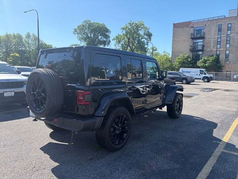 Certified 2025 Jeep Wrangler Unlimited Sahara w/ Safety Group AWD/4WD image 4