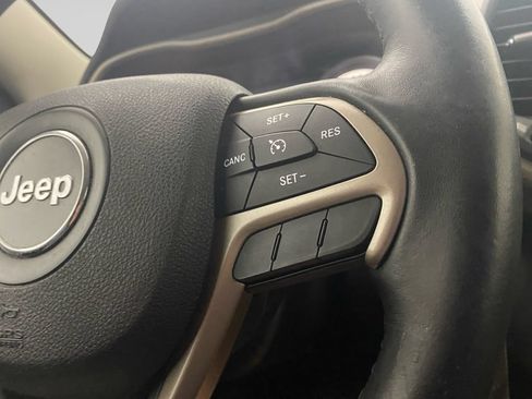 Used 2015 Jeep Cherokee Latitude AWD/4WD image 10