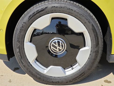 New 2025 Volkswagen ID. Buzz Pro S Plus image 8