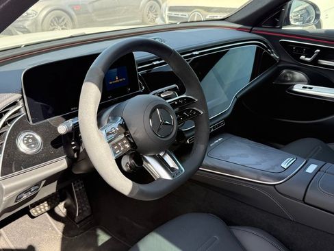 Used 2026 Mercedes-Benz E 53 AMG e 4MATIC Sedan image 2