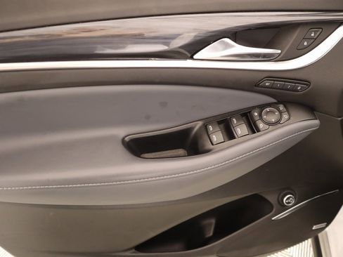 Used 2024 Buick Enclave Premium image 17