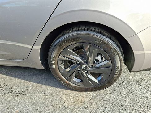Used 2023 Hyundai Elantra SEL image 27