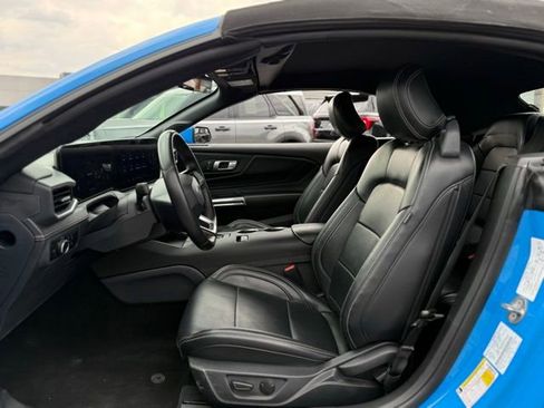 Used 2025 Ford Mustang Premium RWD image 12