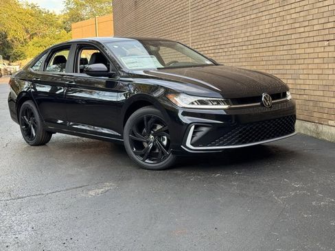 New 2025 Volkswagen Jetta SE image 1