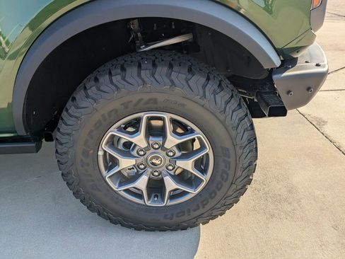 New 2025 Ford Bronco Badlands image 12