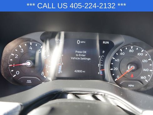 Used 2024 Jeep Compass Latitude image 36