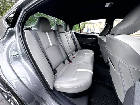 Used 2025 Toyota Camry SE w/ Convenience Package FWD image 30