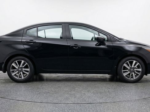 Used 2025 Nissan Versa SV image 11
