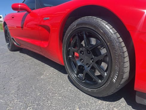 Used 2004 Chevrolet Corvette Z06 w/ Memory Package RWD image 15