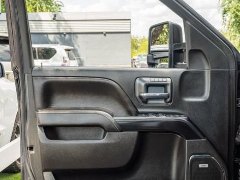Used 2016 GMC Sierra 2500 Denali w/ Duramax Plus Package AWD/4WD image 17