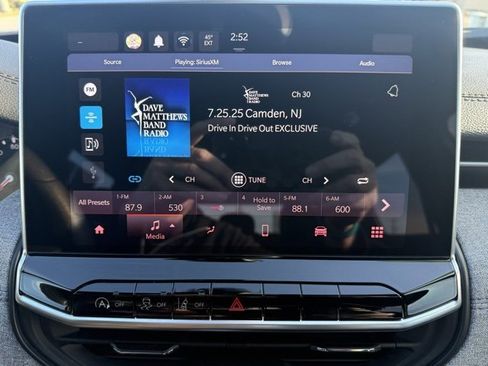 Certified 2024 Jeep Compass Sport image 22