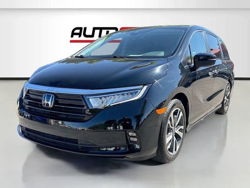 Used 2024 Honda Odyssey Touring image 3