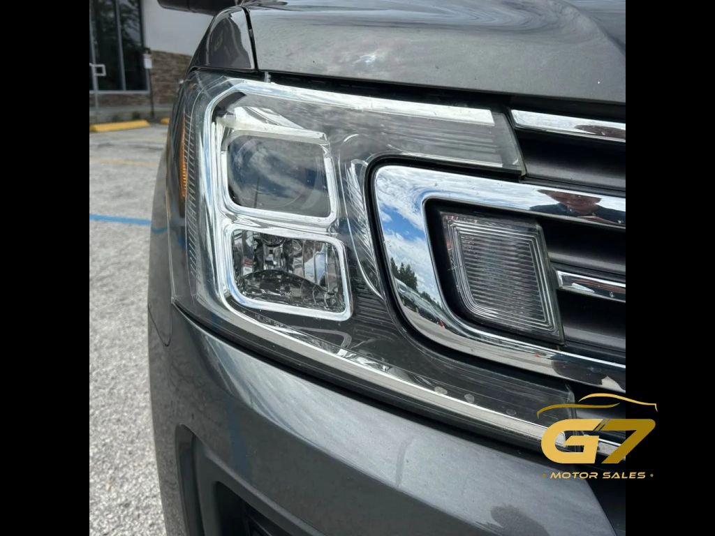 Used 2018 Ford Expedition XLT w/ Equipment Group 202A RWD image 19