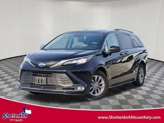 Used 2023 Toyota Sienna XLE video 1
