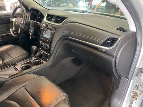Used 2015 Chevrolet Traverse LT AWD/4WD image 21