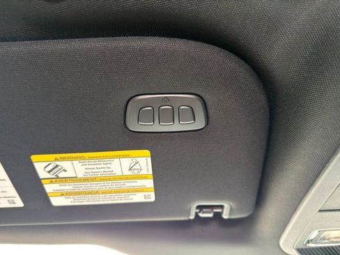 Used 2022 Ford F150 Lariat w/ Equipment Group 502A High AWD/4WD image 40