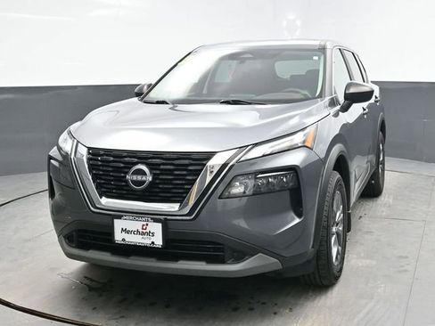Used 2023 Nissan Rogue S AWD/4WD image 2