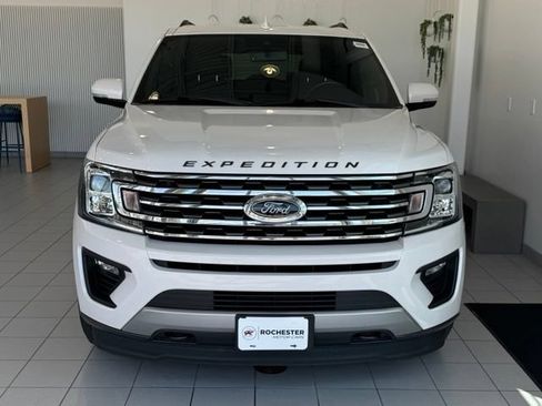 Used 2018 Ford Expedition XLT w/ Equipment Group 202A AWD/4WD image 41