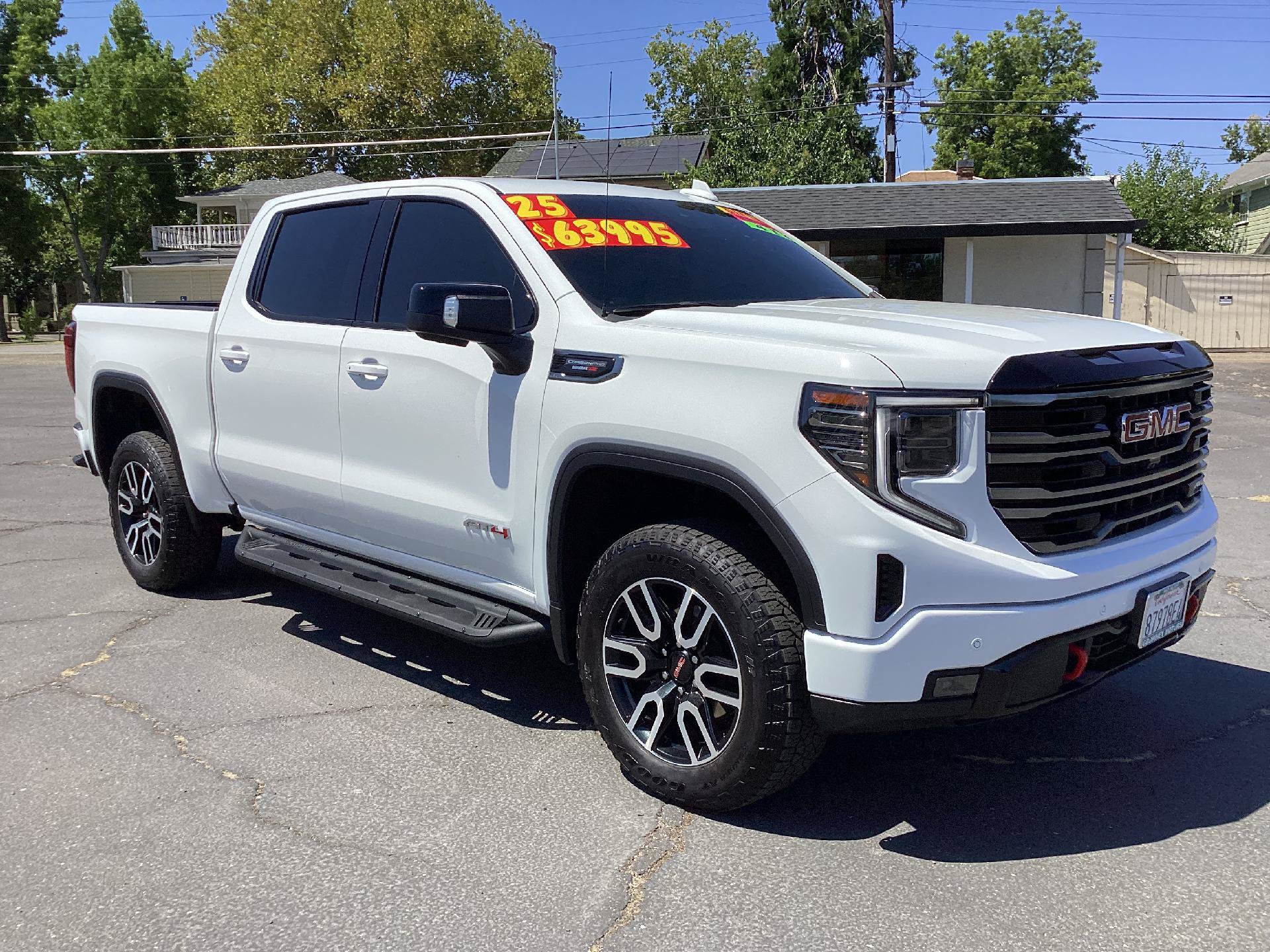 Used 2025 GMC Sierra 1500 AT4 w/ AT4 Premium Package AWD/4WD image 1