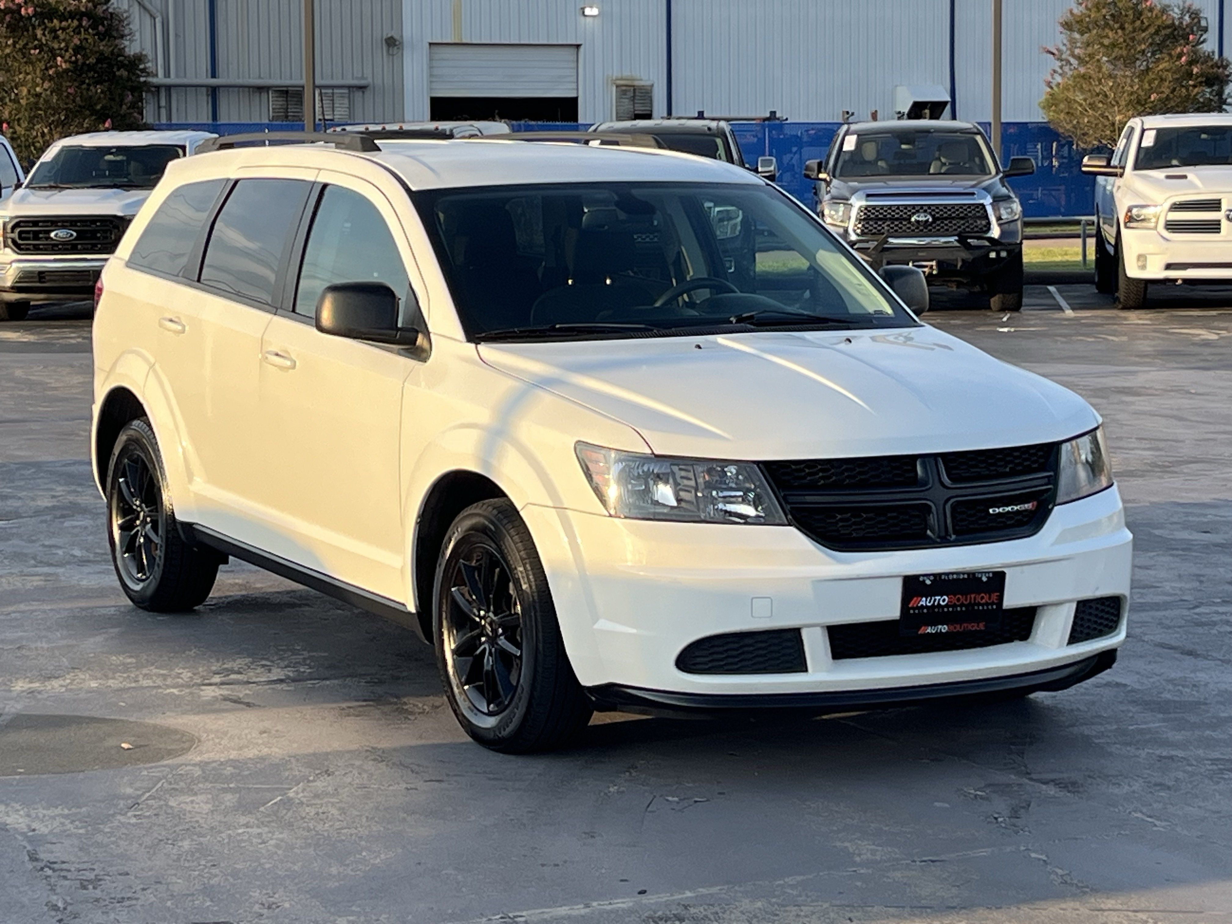 Used 2020 Dodge Journey SE w/ Blacktop Package FWD image 5