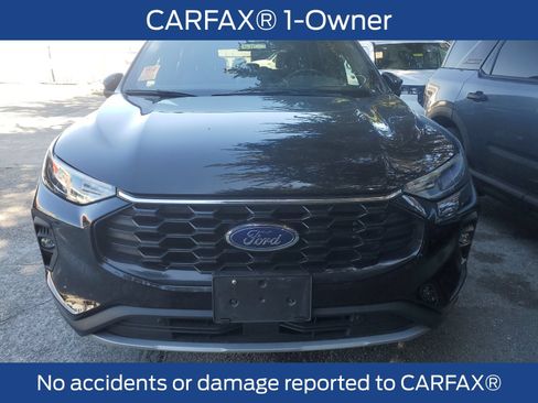 Used 2025 Ford Escape ST-Line Select AWD/4WD image 3