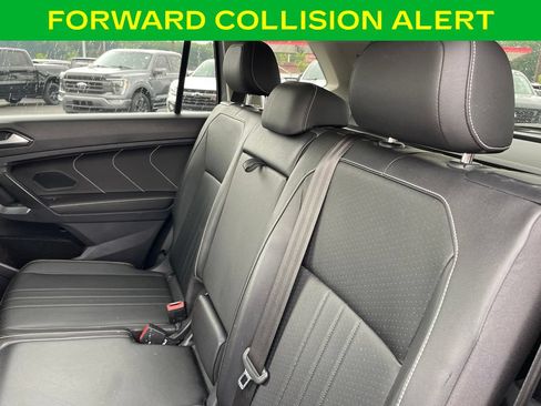 Used 2022 Volkswagen Tiguan SE FWD image 13