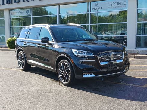 Used 2020 Lincoln Aviator Reserve w/ Equipment Group 202A AWD/4WD image 2