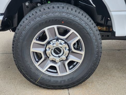 New 2026 Ford F250 Lariat w/ FX4 Off-Road Package AWD/4WD image 12