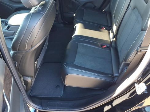 New 2026 Jeep Grand Cherokee Altitude image 12