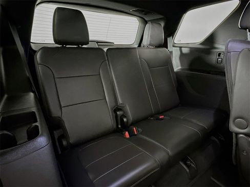Used 2023 Chevrolet Traverse Premier image 29