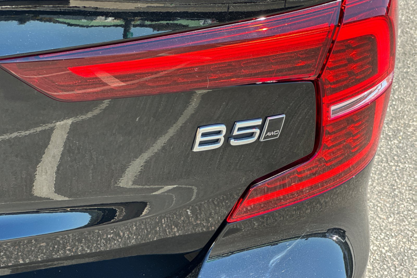 Certified 2023 Volvo S60 B5 Core AWD/4WD image 13