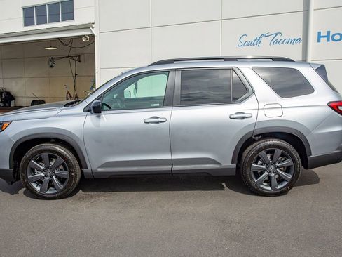 New 2026 Honda Pilot Sport image 9