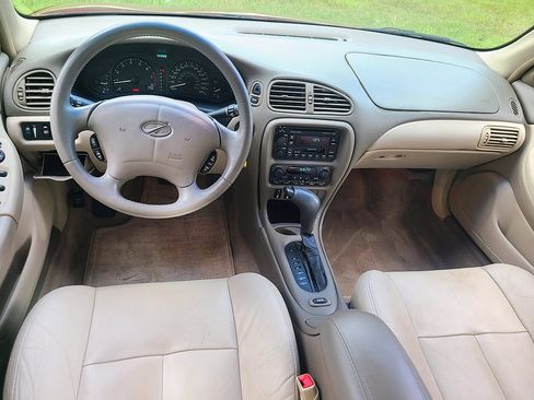 Used 2001 Oldsmobile Intrigue GL w/ Premium Leather Pkg image 30
