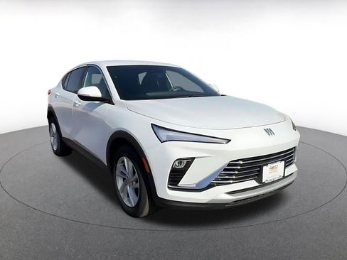 Used 2025 Buick Envista Preferred image 3