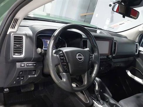 Used 2023 Nissan Frontier SV w/ SV Convenience Package AWD/4WD image 18